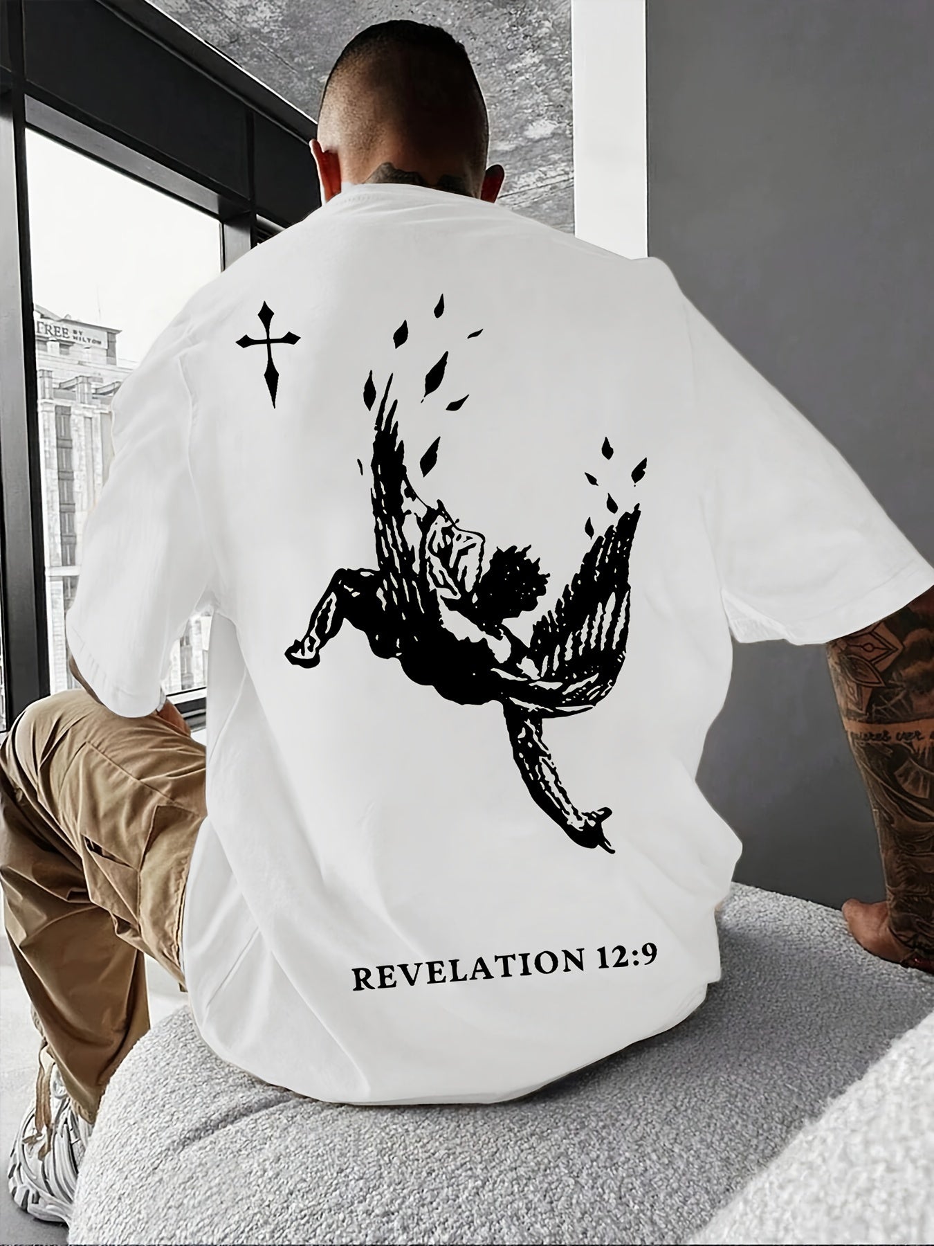 Men's Casual Crew Neck T-Shirt With Winged Man Falling Print, Comfort Fit Top With Modern Design