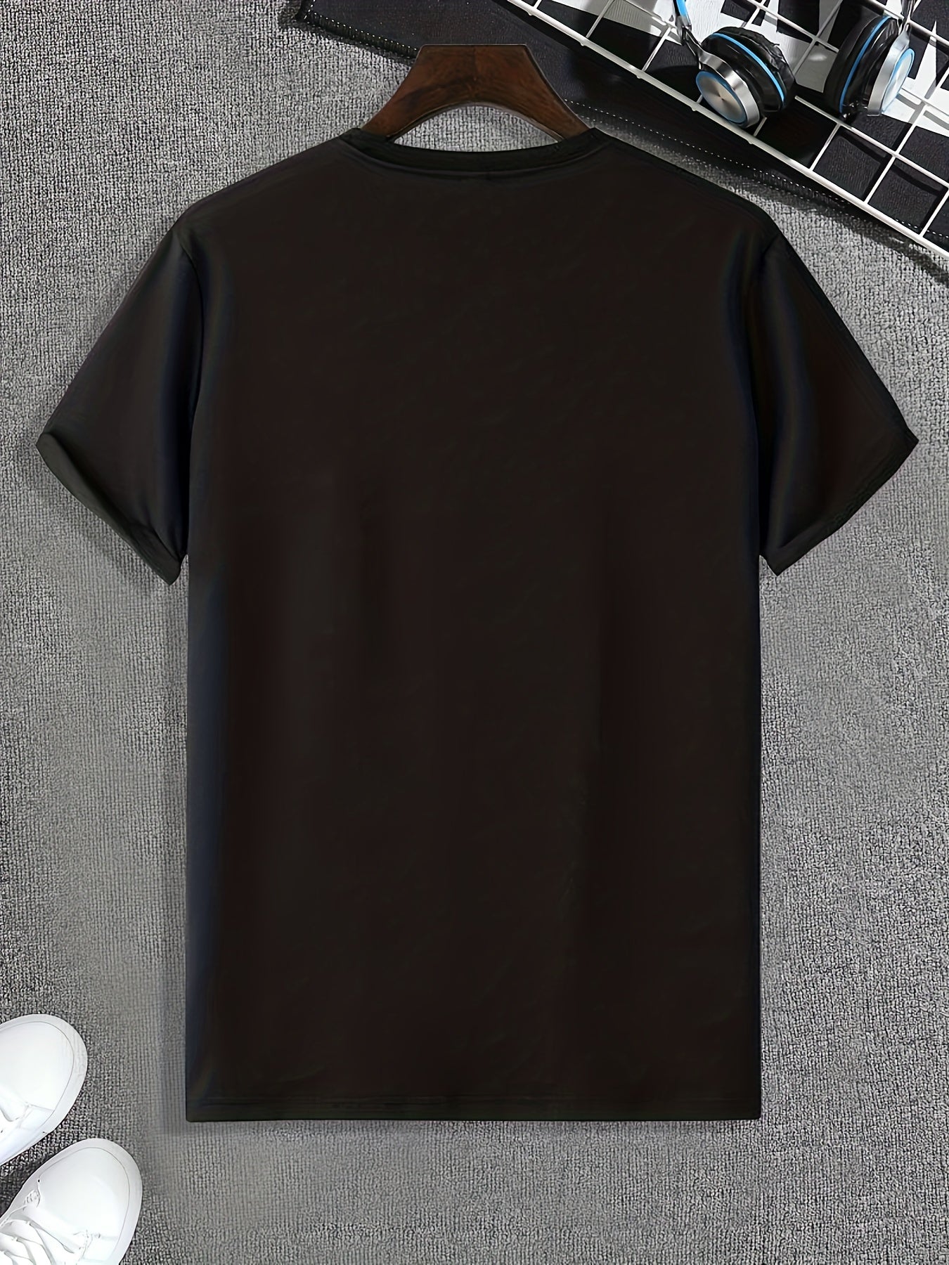 Yellow Taxi In City Blocks Print, Men's Novel Graphic Design T-shirt, Leisure Comfy Tees For Summer, Men's Clothing Tops For Daily Activities