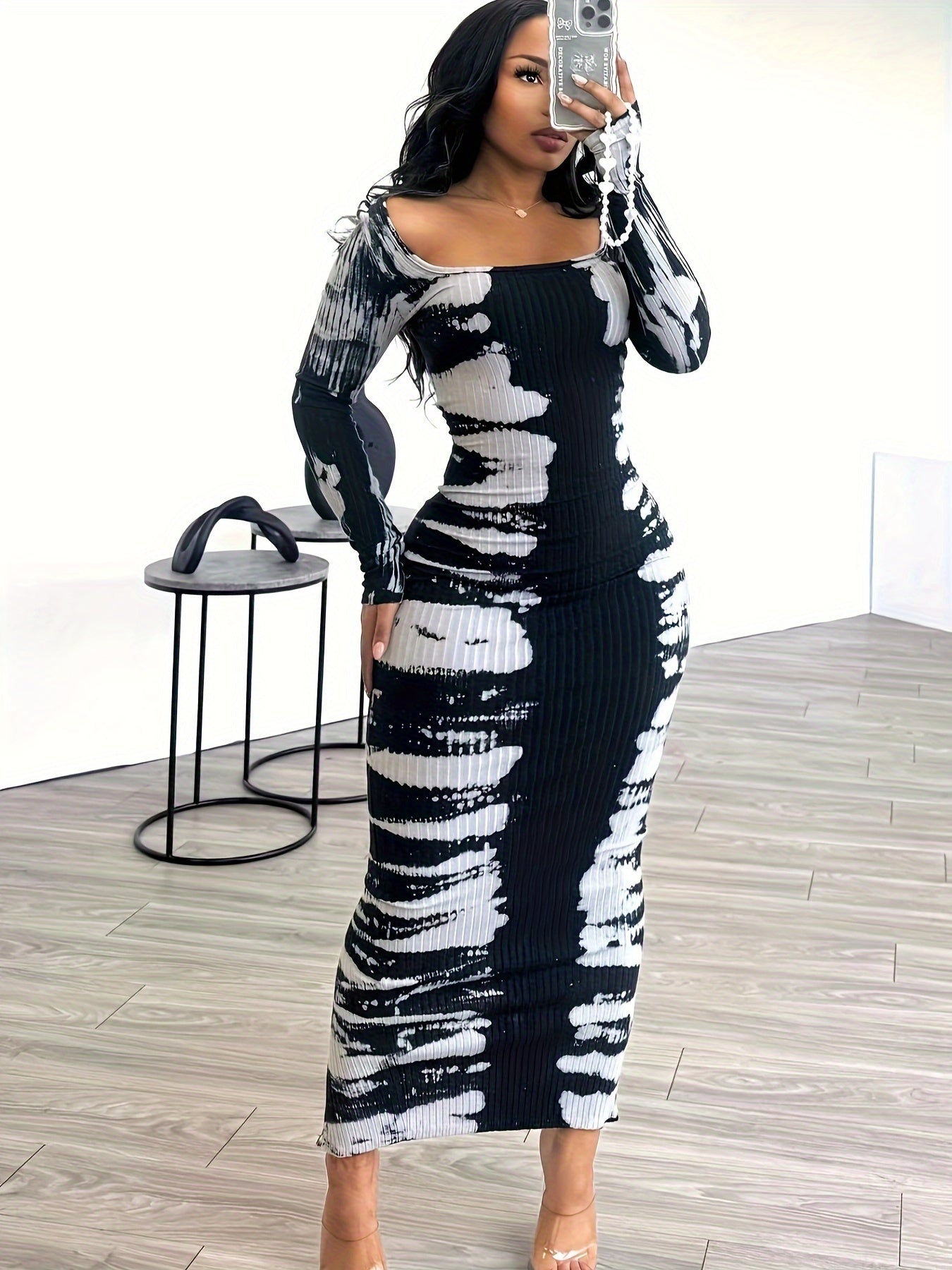 Chic Off-Shoulder Geometric Print Dress with High Slit - Stretchy Polyester & Spandex Blend, Machine Washable - Perfect for Fall/Winter