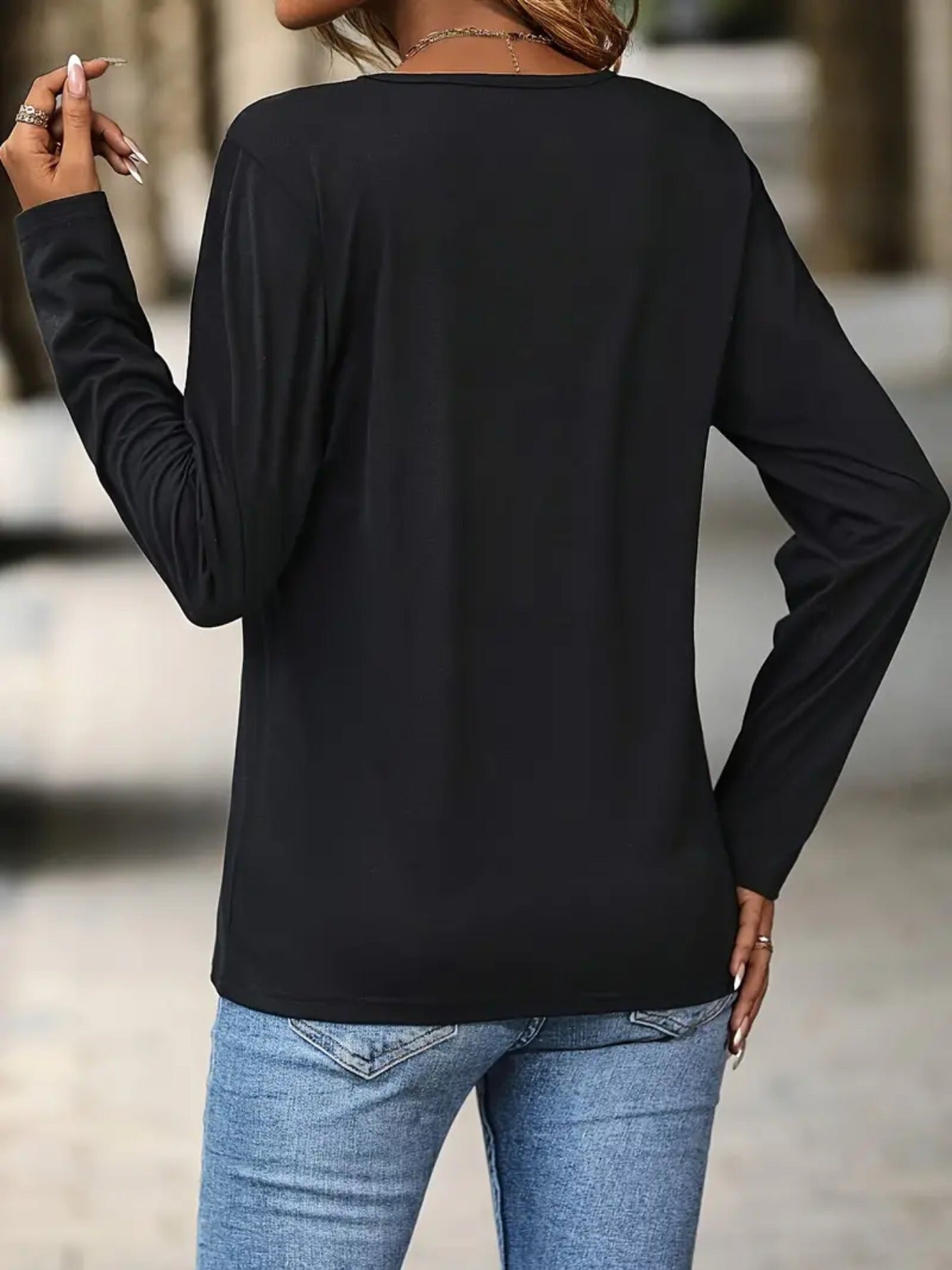 1pc Elegant North Pole Gingerbread House Graphic Long Sleeve T-Shirt, Crew Neck Polyester Knit Fabric, Casual Streetwear for All Seasons