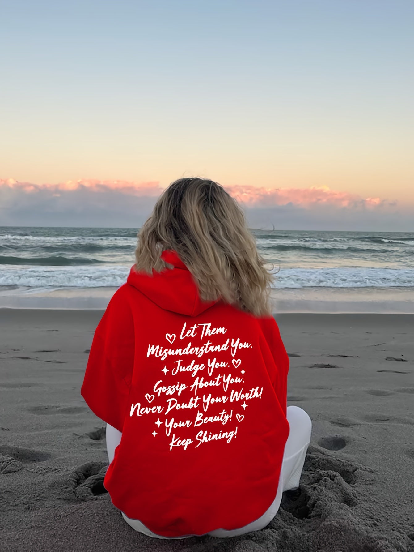 Chic Love Print Hoodie for Women - Casual Pullover with Embossed Detail, Soft Stretch Polyester, Long Sleeve Design - Perfect for Fall/Winter
