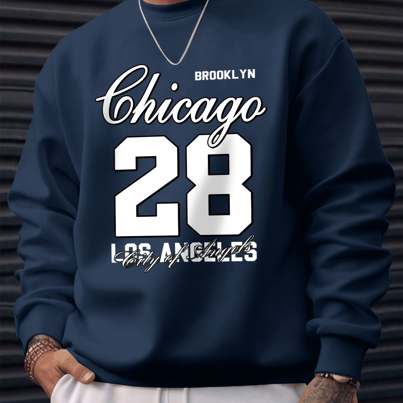 Chicago 28 Print Men's Crew Neck Long Sleeve Sweatshirt, Stylish Pullover Sweatshirt, Casual Comfortable Versatile Top For Outdoor Sports