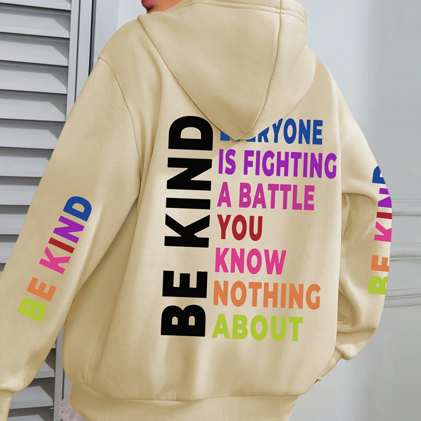 1pc Women'S Plus Size Casual Hoodie with "Be Kind" Print, Long Sleeve Pullover Sweatshirt with Pocket, Knit Polyester Fabric, Slight Stretch, Alphabet Pattern, Hooded Collar - Fall/Winter Clothing